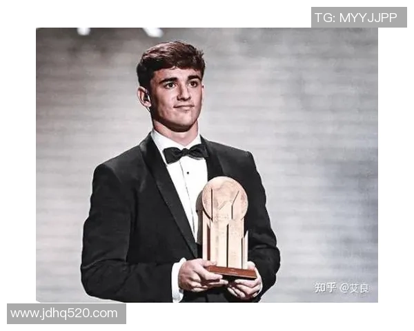 老牌足球球星穿正装亮相大揭秘他们的时尚品味和个人风格