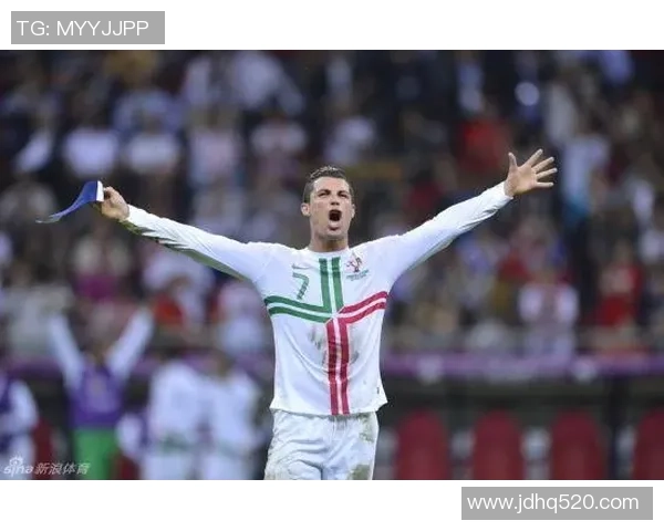 踢足球的帅气球星高清图片集展现足球场上的英姿飒爽